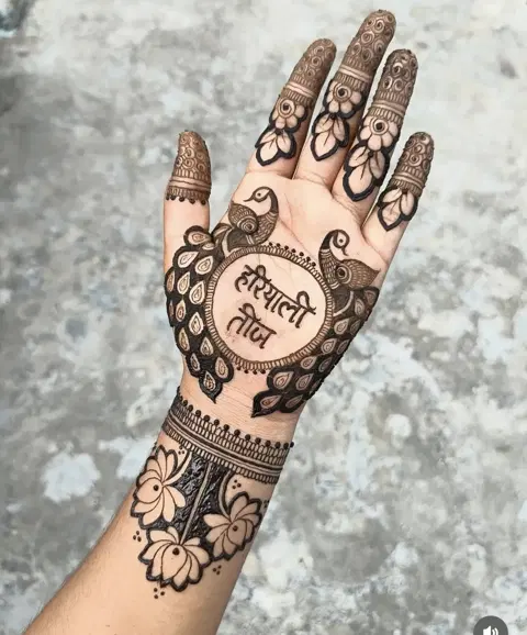 royal simple circle mehndi design