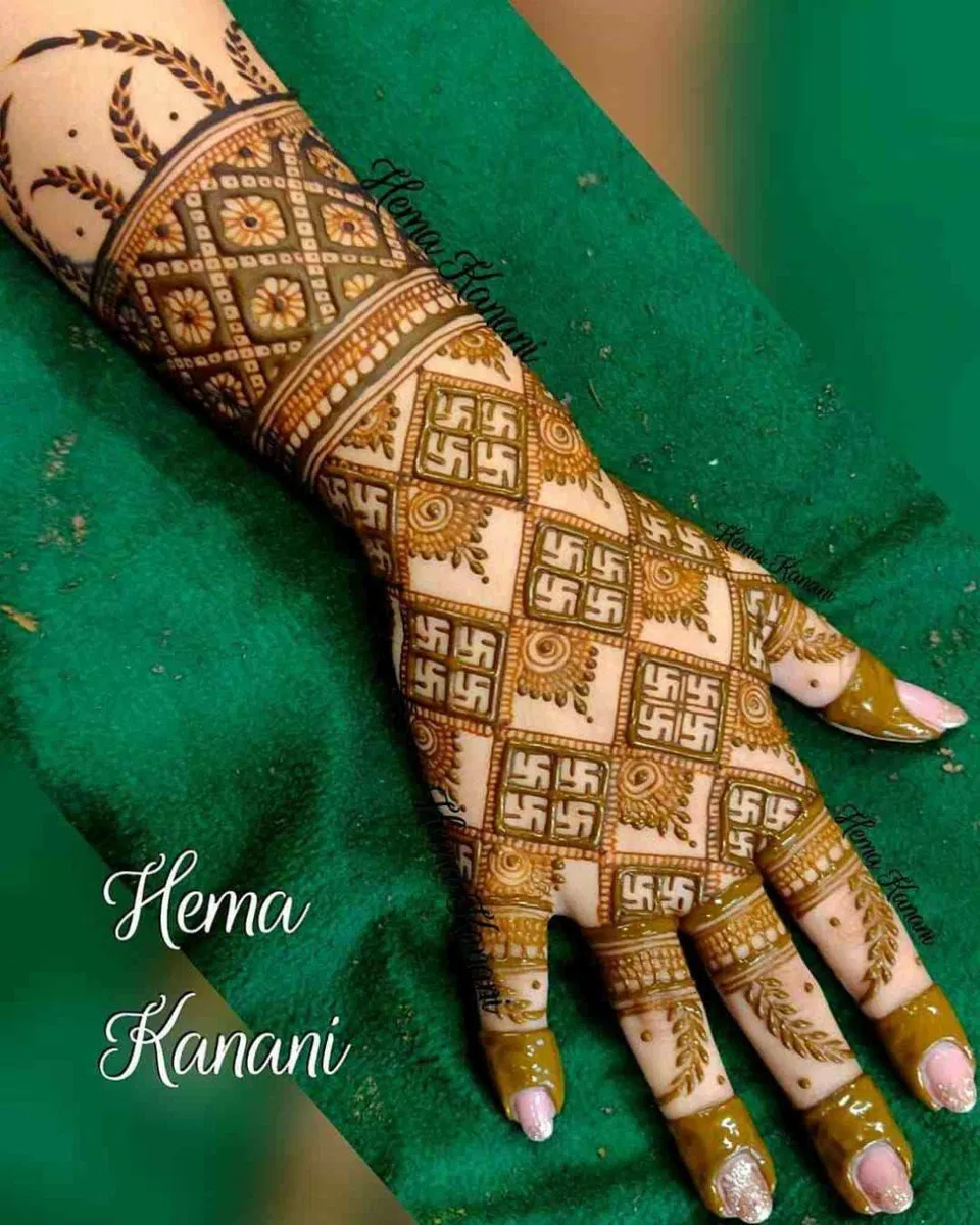 Bridal Stylish Back Hand Mehndi Design for Teej