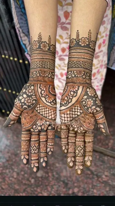 bridal stylish back hand mehndi design