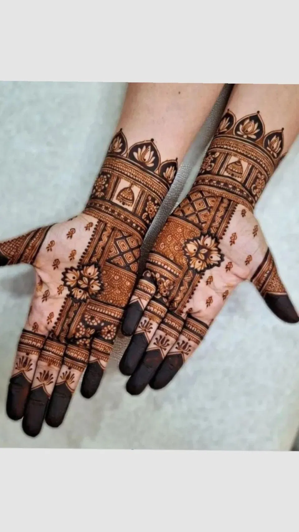 Bridal Simple Front Hand Mehndi Design with Flowers