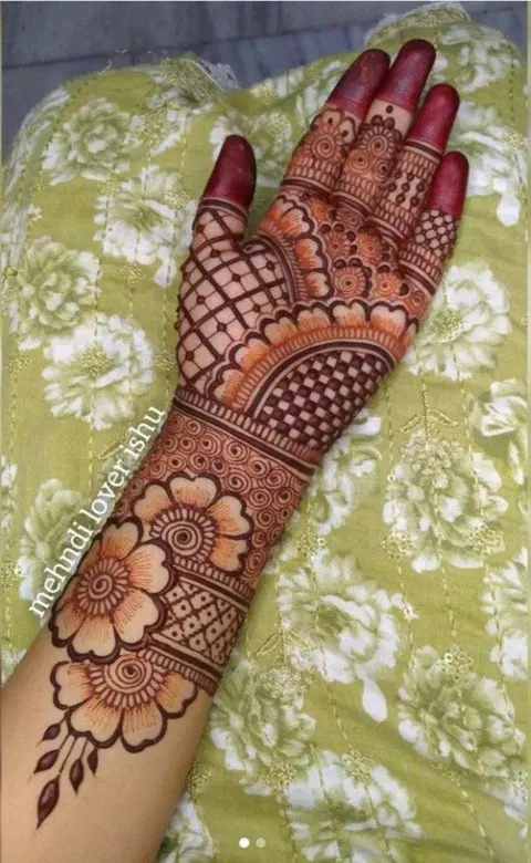arabic bridal figure back hand mehndi design