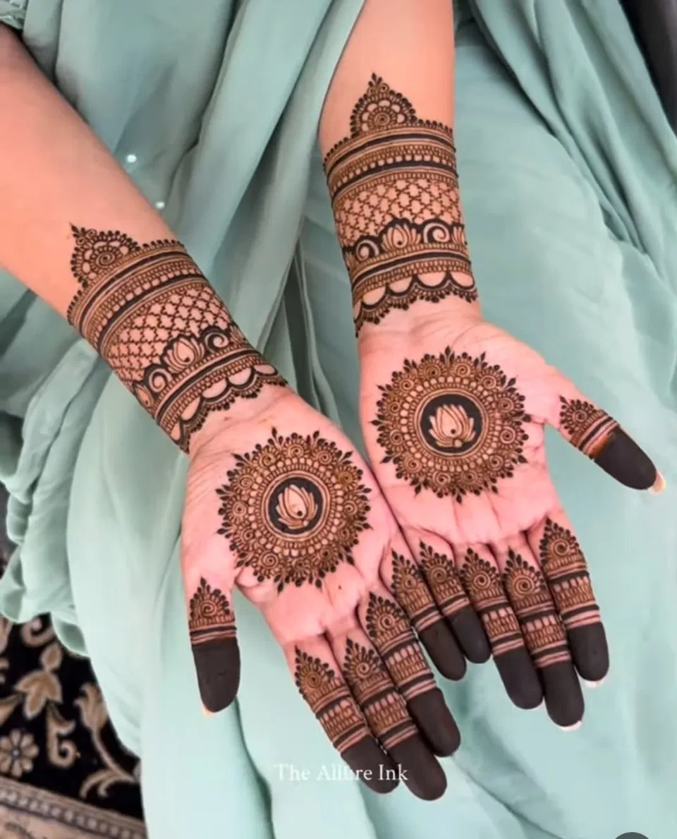 Bridal Indian Finger Mehndi Design with Gol Tikki and Jaal for Karwa Chauth