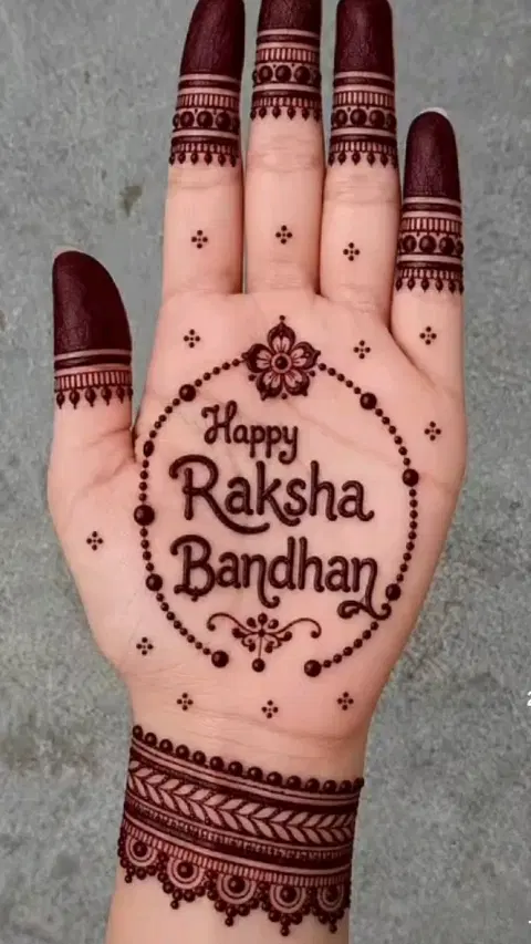 aesthetic simple circle front hand mehndi design