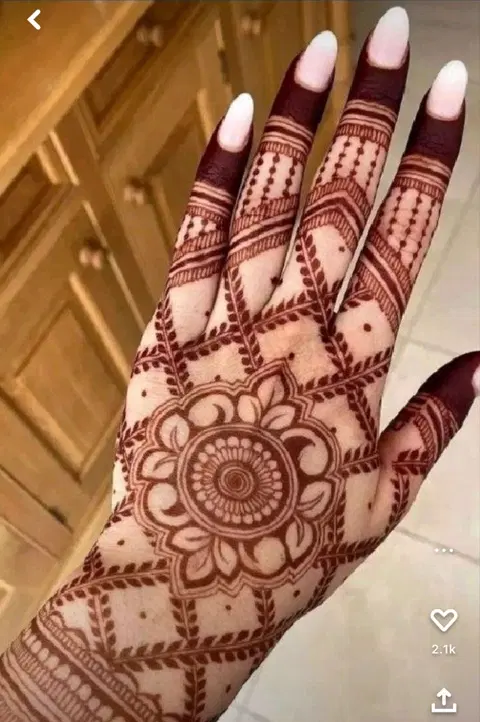 stylish finger mehndi design
