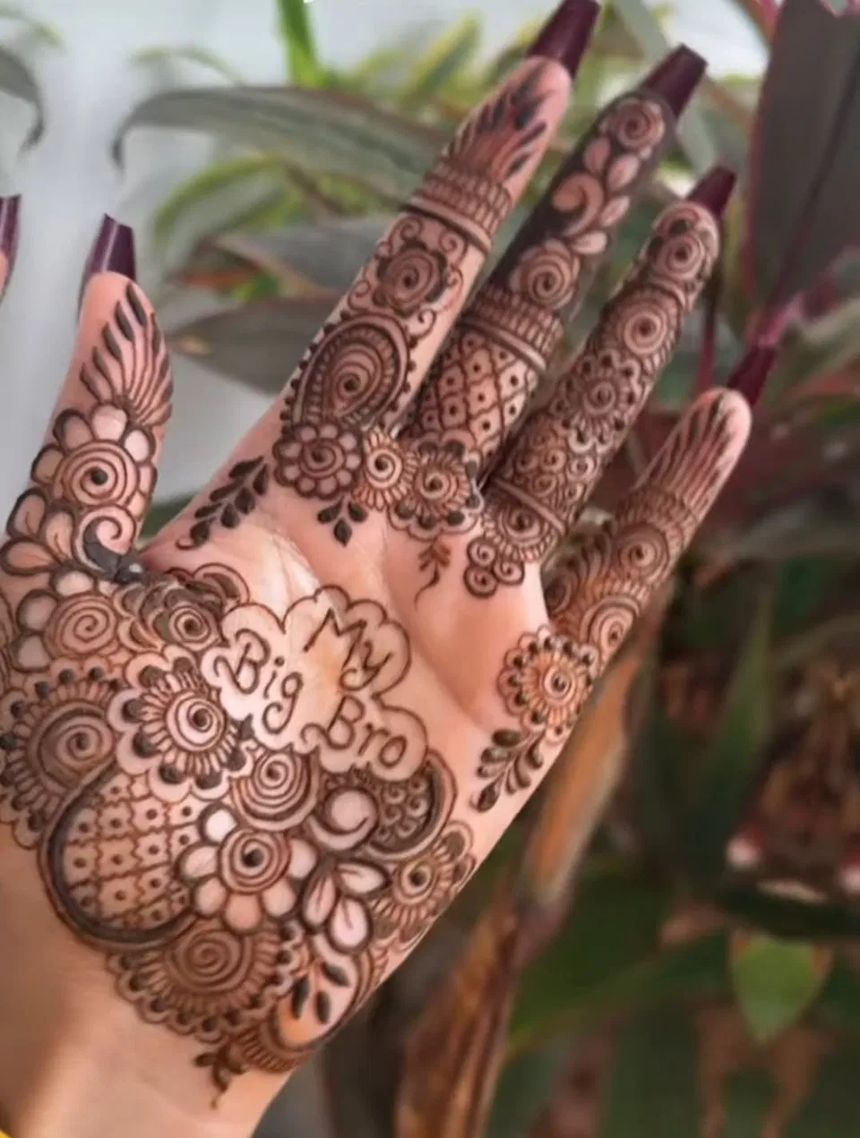 Arabic Simple Finger Mehndi Design for Raksha Bandhan