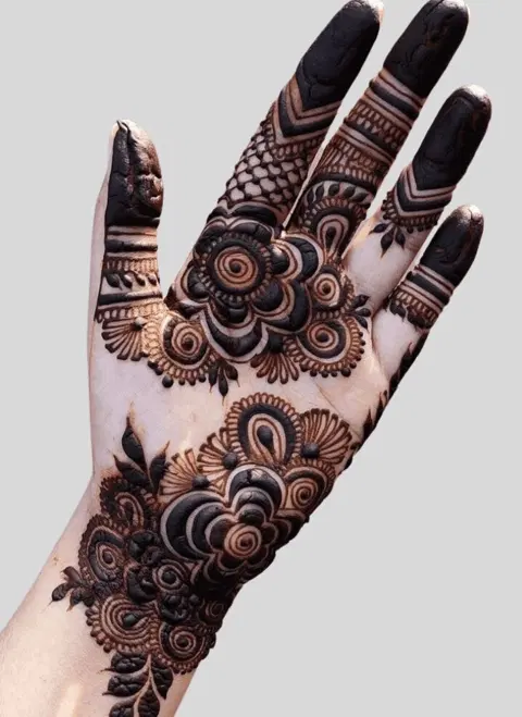 aesthetic arabic flower front hand mehndi design