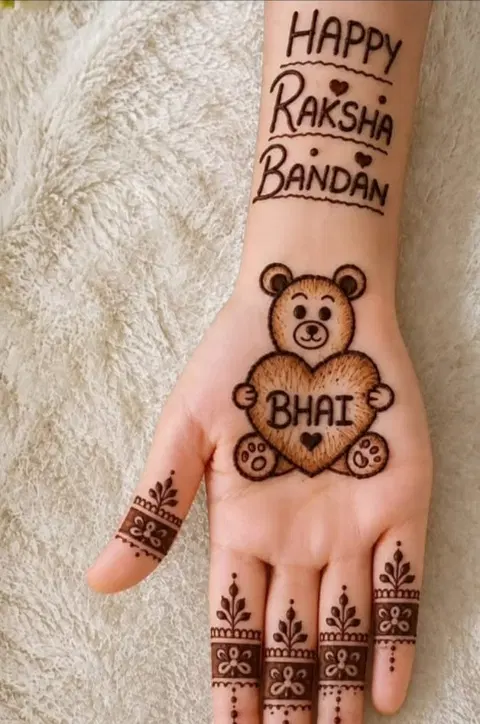 simple stylish heart front hand mehndi design