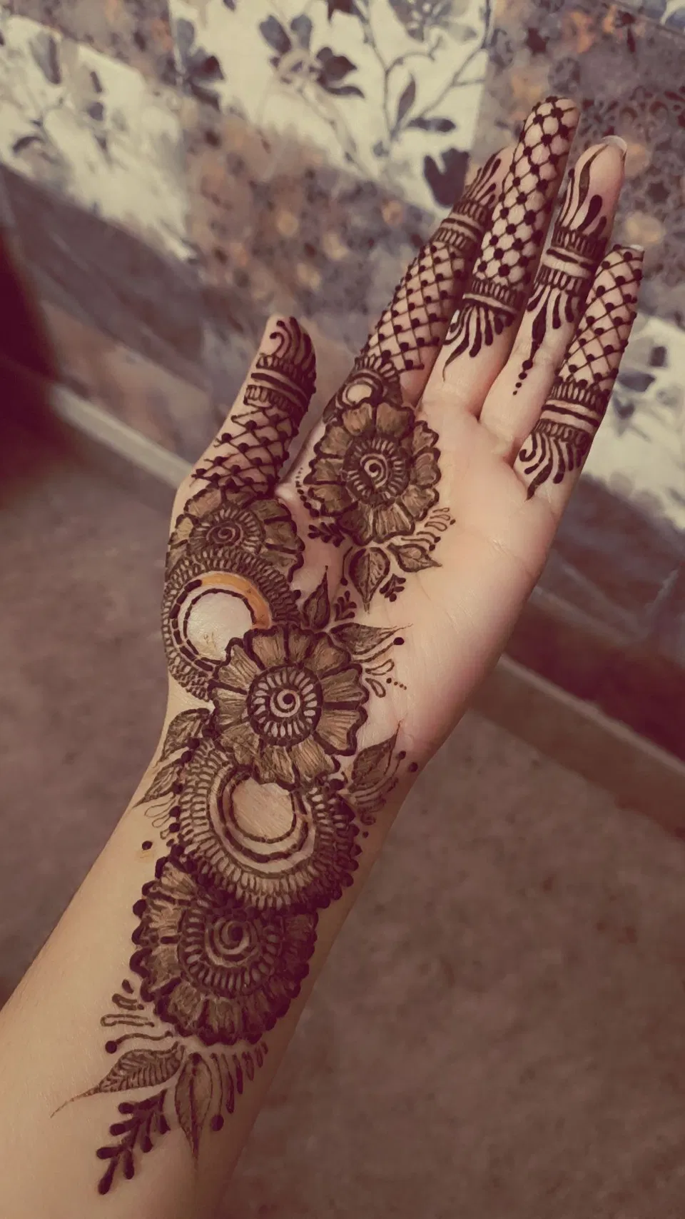 Aesthetic Arabic Back Hand Mehndi Design with Bel, Flowers and Moon