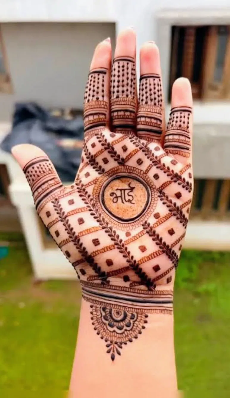 Simple Front Hand Mehndi Design for Raksha Bandhan (2)