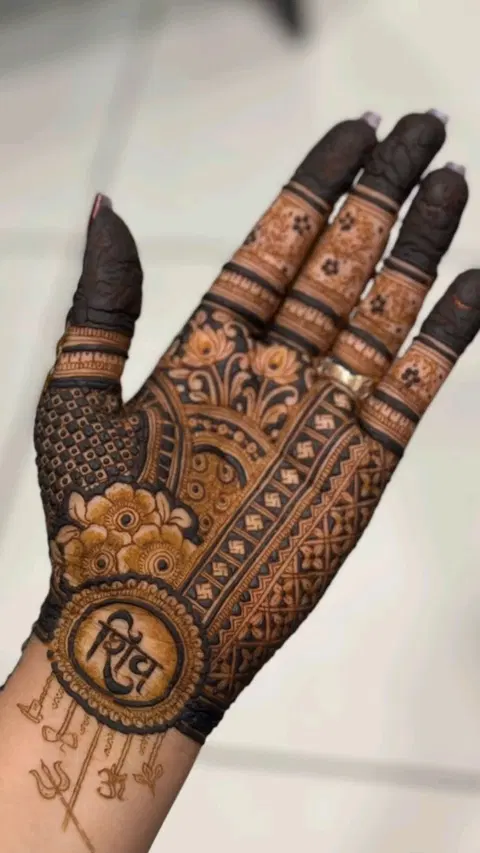 bridal indian deity front hand mehndi design