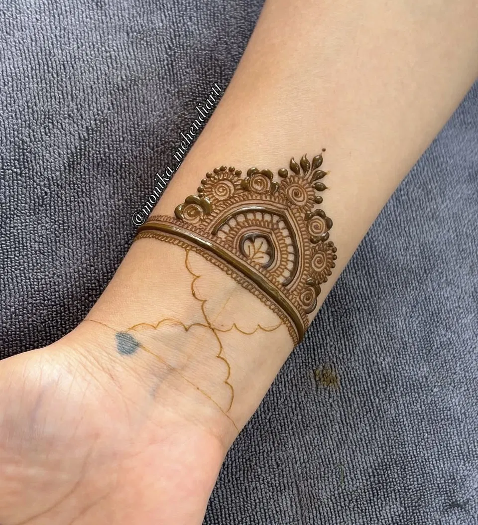 Indian Minimal Foot Mehndi Design with Flowers for Engagement