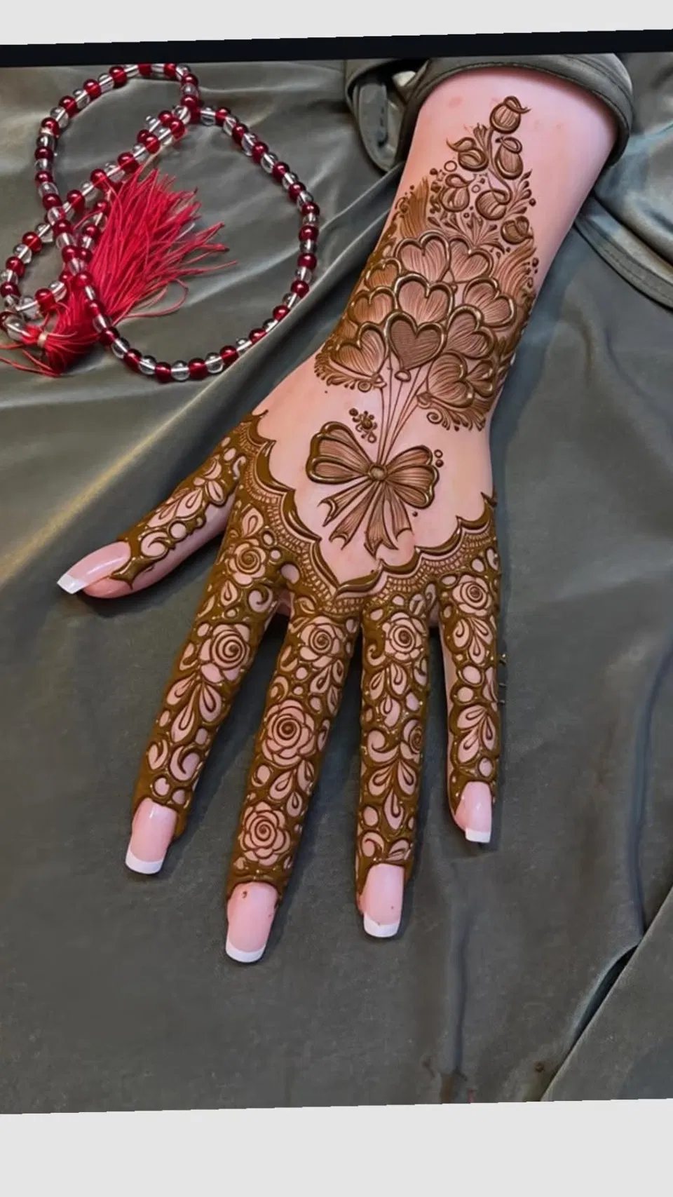 Aesthetic Bridal Back Hand Mehndi Design with Bel for Eid