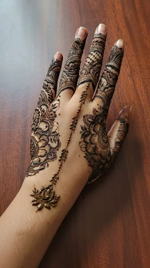 arabic bridal figure back hand mehndi design