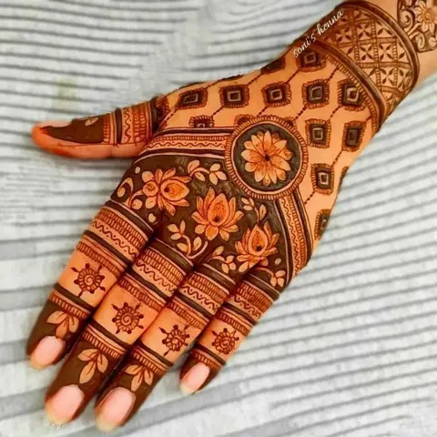 indian deity back hand mehndi design