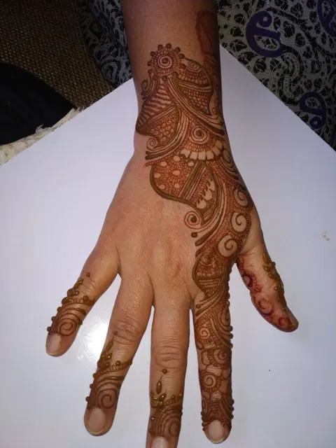 arabic back hand mehndi design