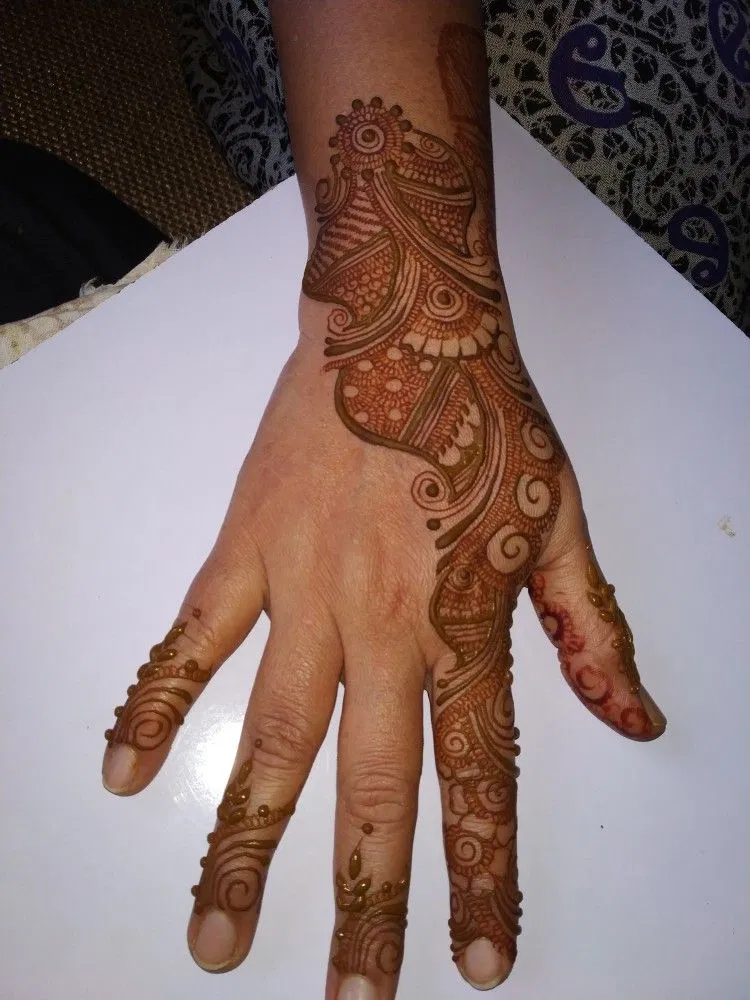Arabic Back Hand Mehndi Design (3)