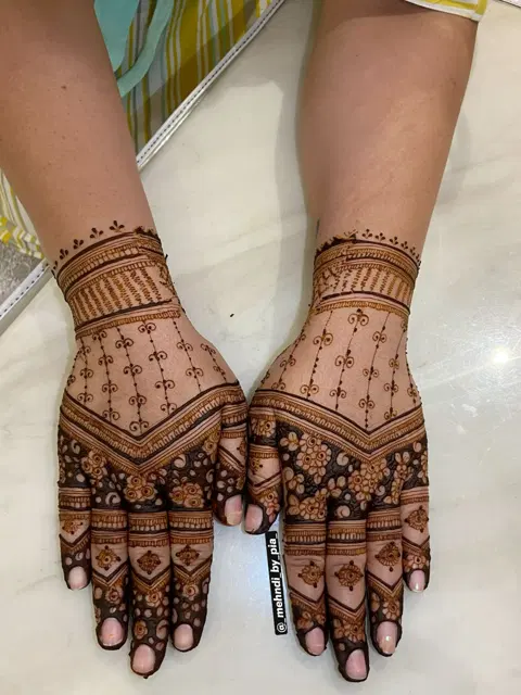 indian simple peacock back hand mehndi design