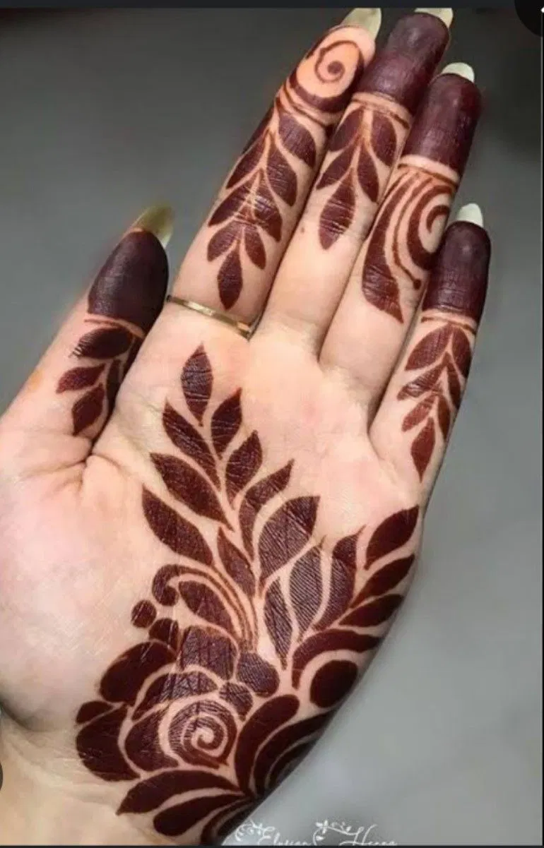Aesthetic Arabic Front Hand Mehndi Design with Bel and Flowers (11)