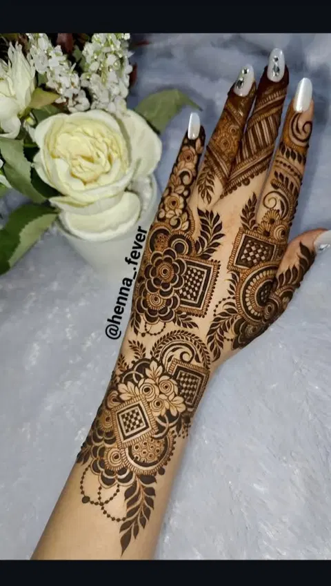arabic bridal circle back hand mehndi design