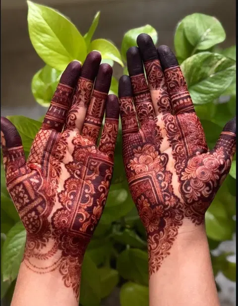 aesthetic bridal front hand mehndi design