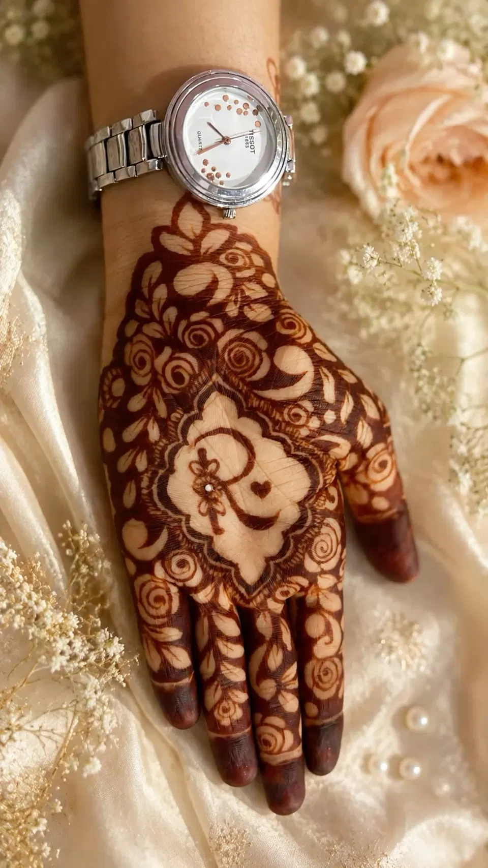 Aesthetic Bridal Back Hand Mehndi Design with Hearts (5)