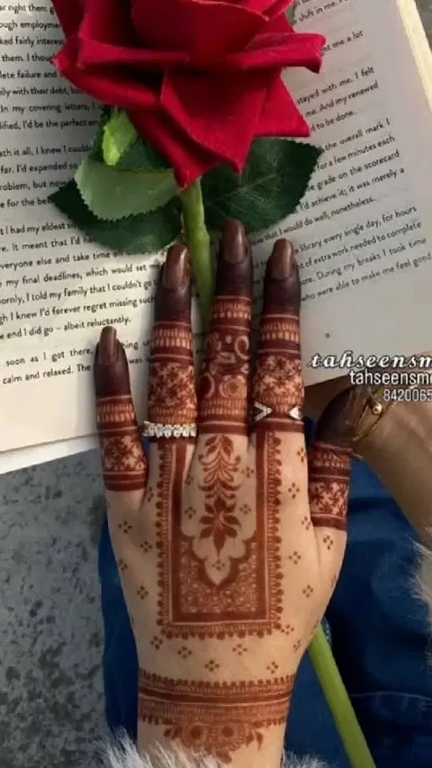 aesthetic bridal circle back hand mehndi design