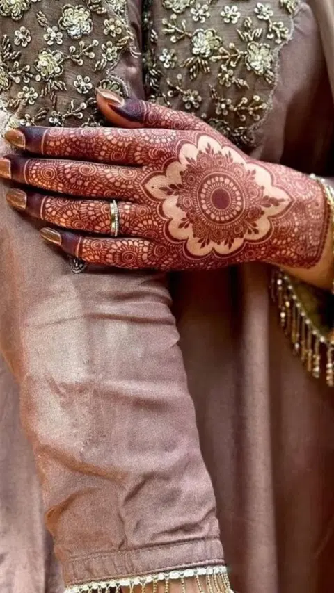bridal stylish arm mehndi design
