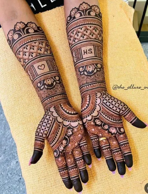 bridal stylish figure front hand mehndi design