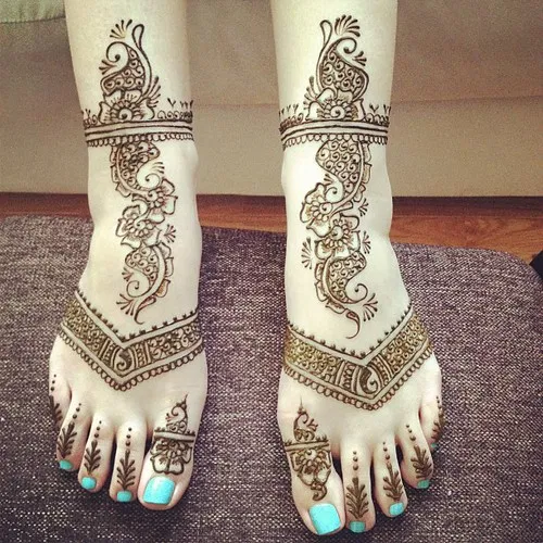 Aesthetic Bridal Foot Mehndi Design with Jaal