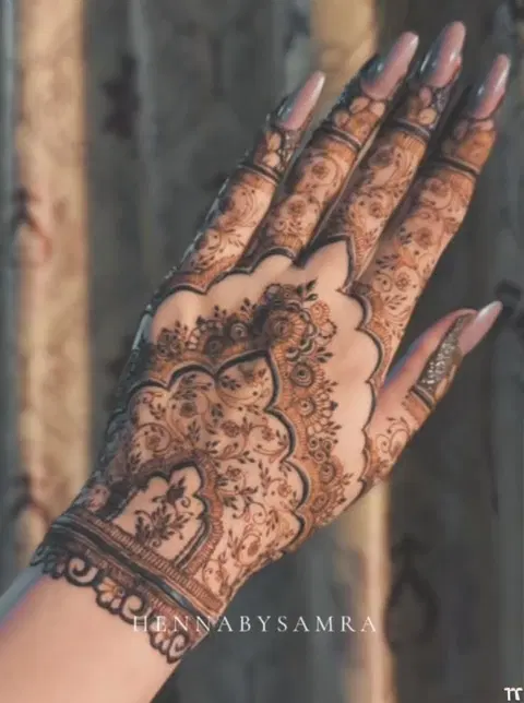 aesthetic pakistani flower back hand mehndi design