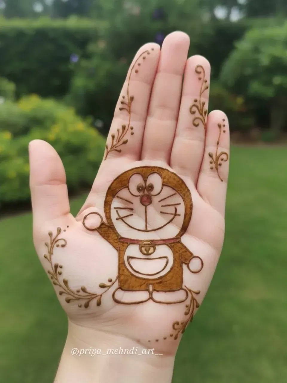 Simple Front Hand Mehndi Design (2)