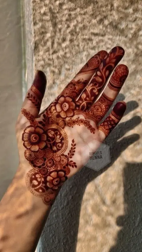 aesthetic arabic arm mehndi design