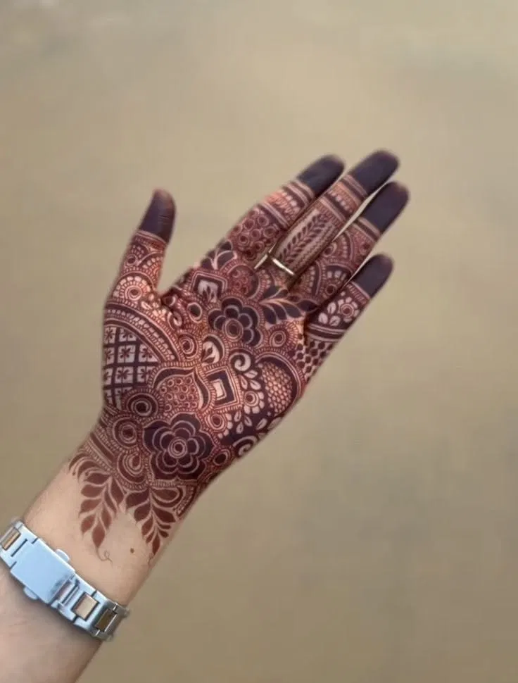 Aesthetic Bridal Finger Mehndi Design (5)