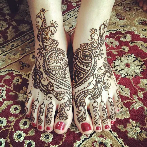 Aesthetic Bridal Foot Mehndi Design with Peacock