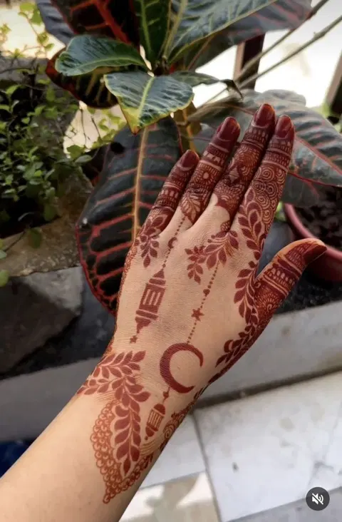 arabic simple circle back hand mehndi design