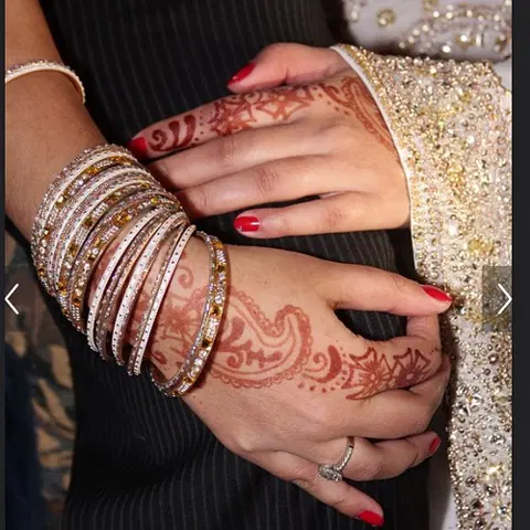 aesthetic bridal back hand mehndi design