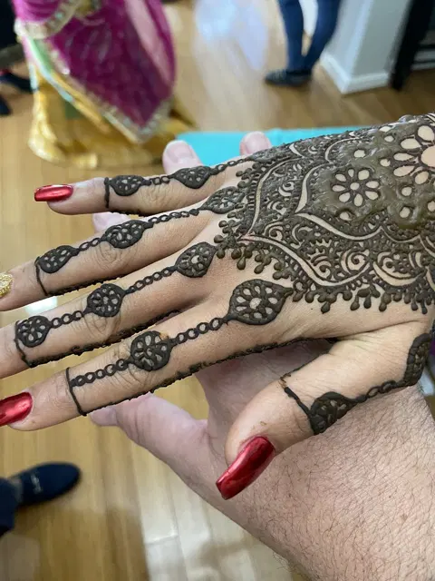 bridal finger mehndi design
