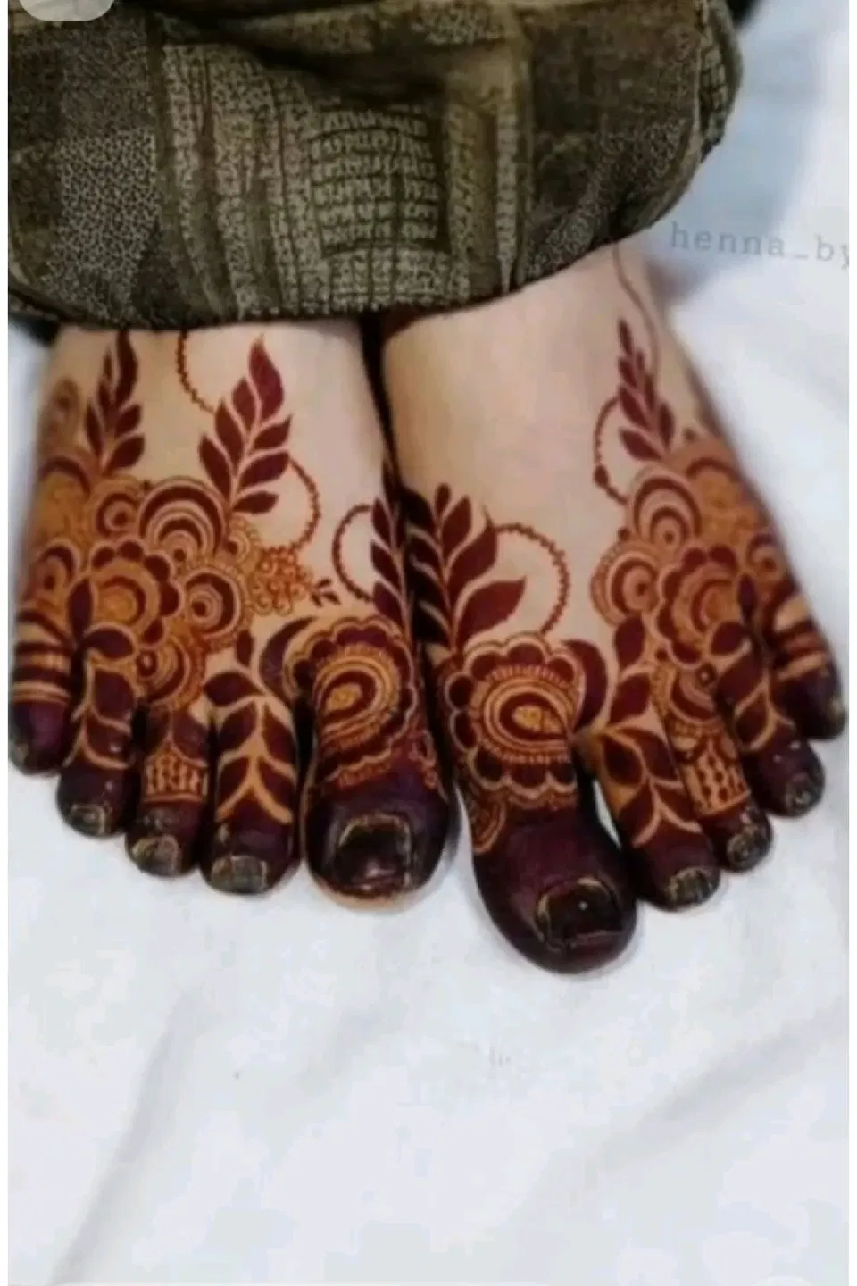 Bridal Pakistani Foot Mehndi Design (4)