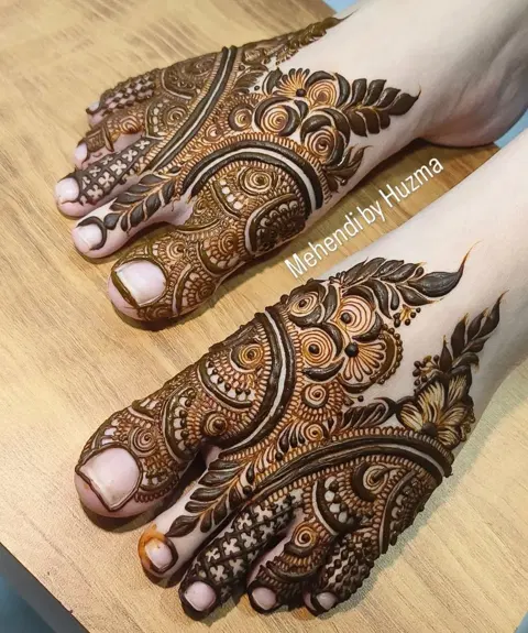 bridal pakistani foot mehndi design