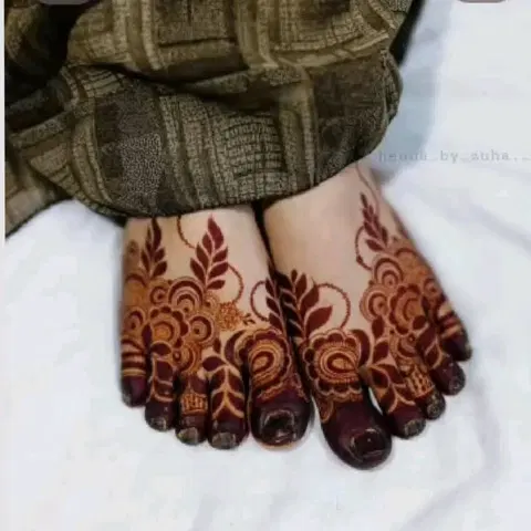 bridal stylish foot mehndi design