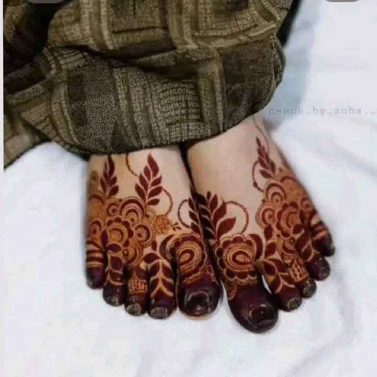 Bridal Stylish Foot Mehndi Design for Engagement