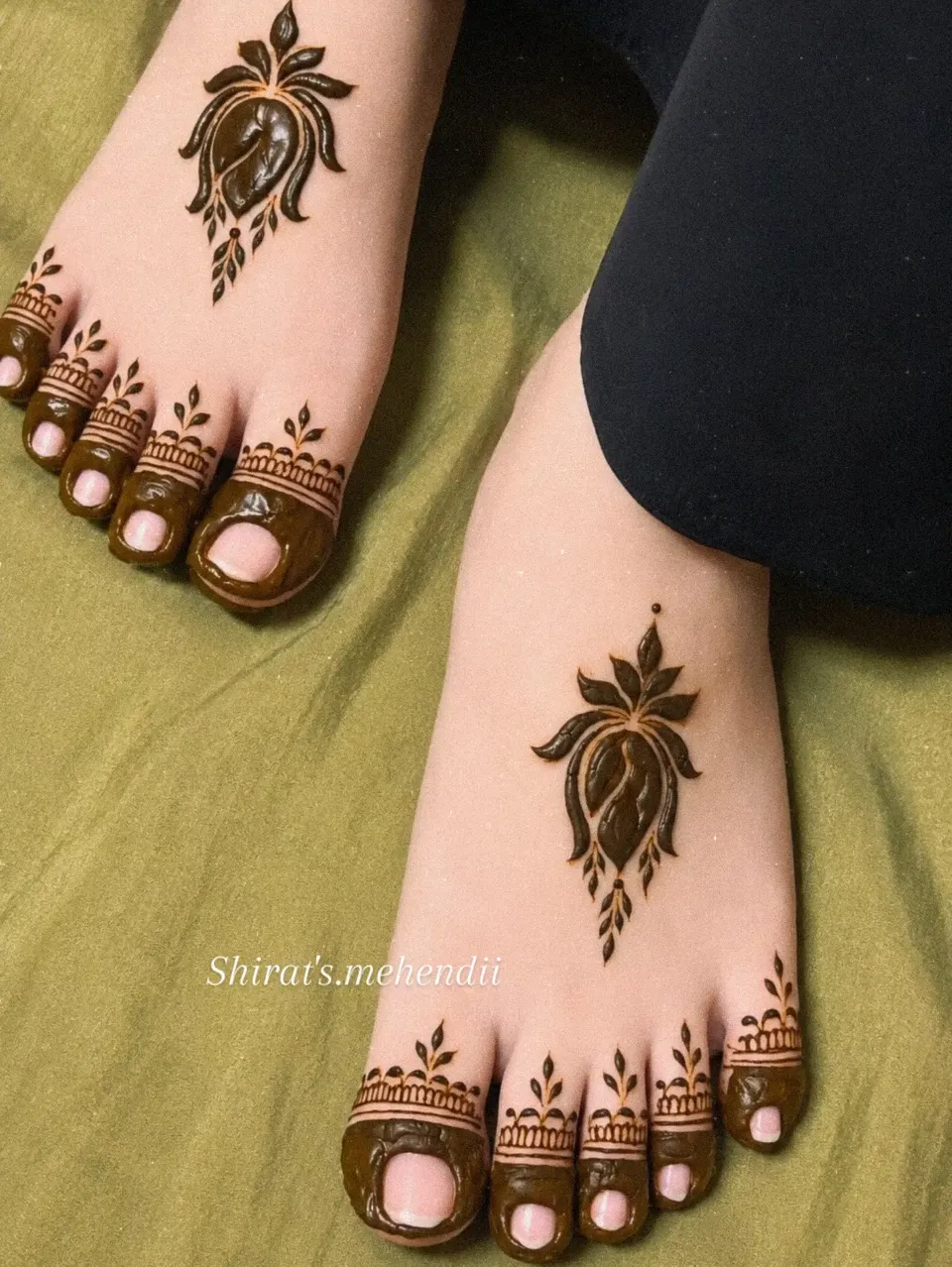 Simple Stylish Back Hand Mehndi Design with Hearts and Jaal