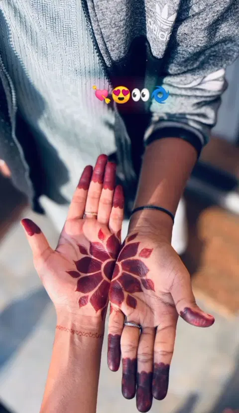 simple figure foot mehndi design
