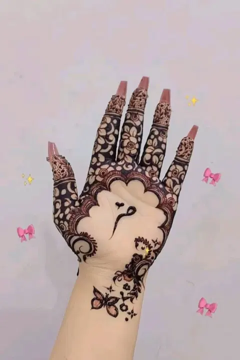 aesthetic bridal circle front hand mehndi design