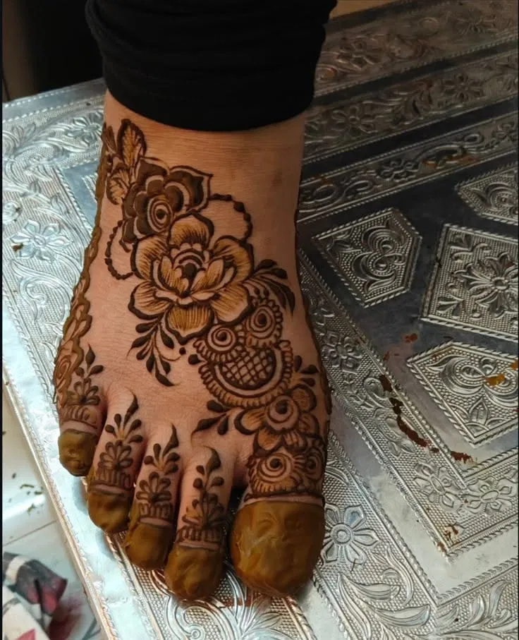 Arabic Pakistani Foot Mehndi Design for Eid