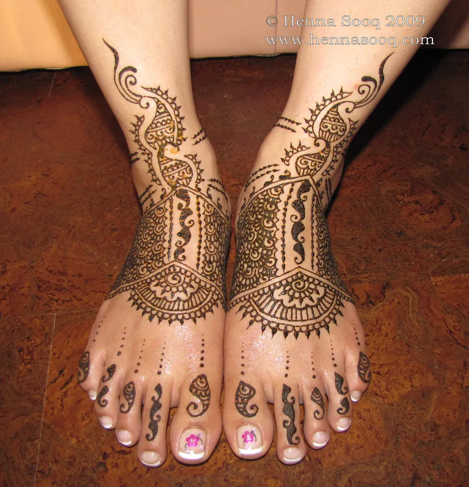 Bridal Indian Back Hand Mehndi Design with Figures and Peacock (10)