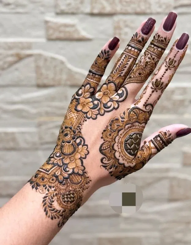 Aesthetic Bridal Back Hand Mehndi Design (12)