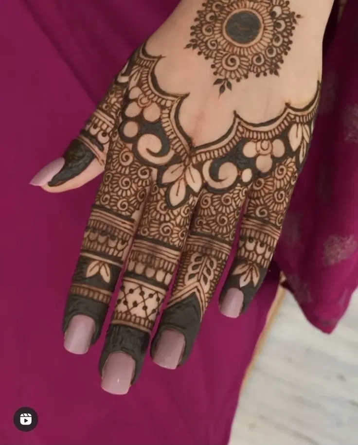Aesthetic Stylish Back Hand Mehndi Design with Gol Tikki and Moon