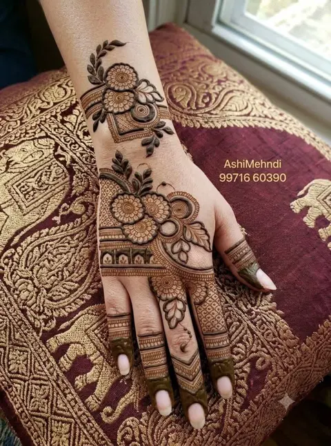 aesthetic simple circle arm mehndi design