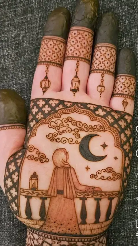 moon front hand mehndi design